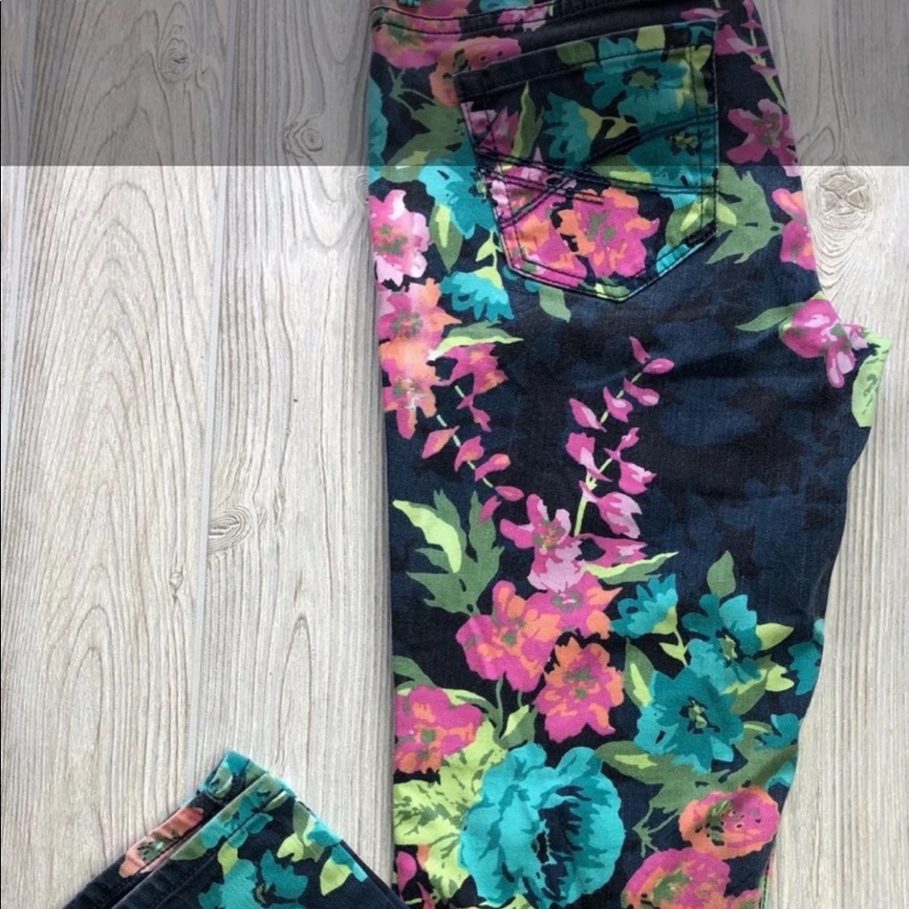 Aero Sz 7/8 Ashley Floral Skinny Jeans